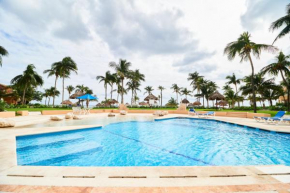 Peaceful & Rustic Apartment Beachfront, Swimming Pool & Terrace Awesome Amenities